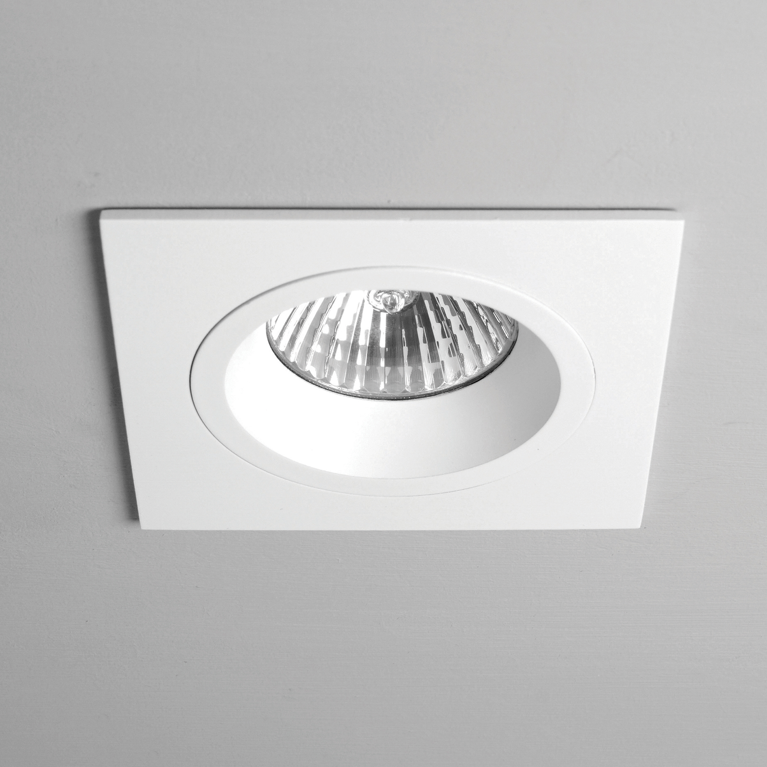 Astro Taro Square fixed 230V inbouwspot FR mat wit