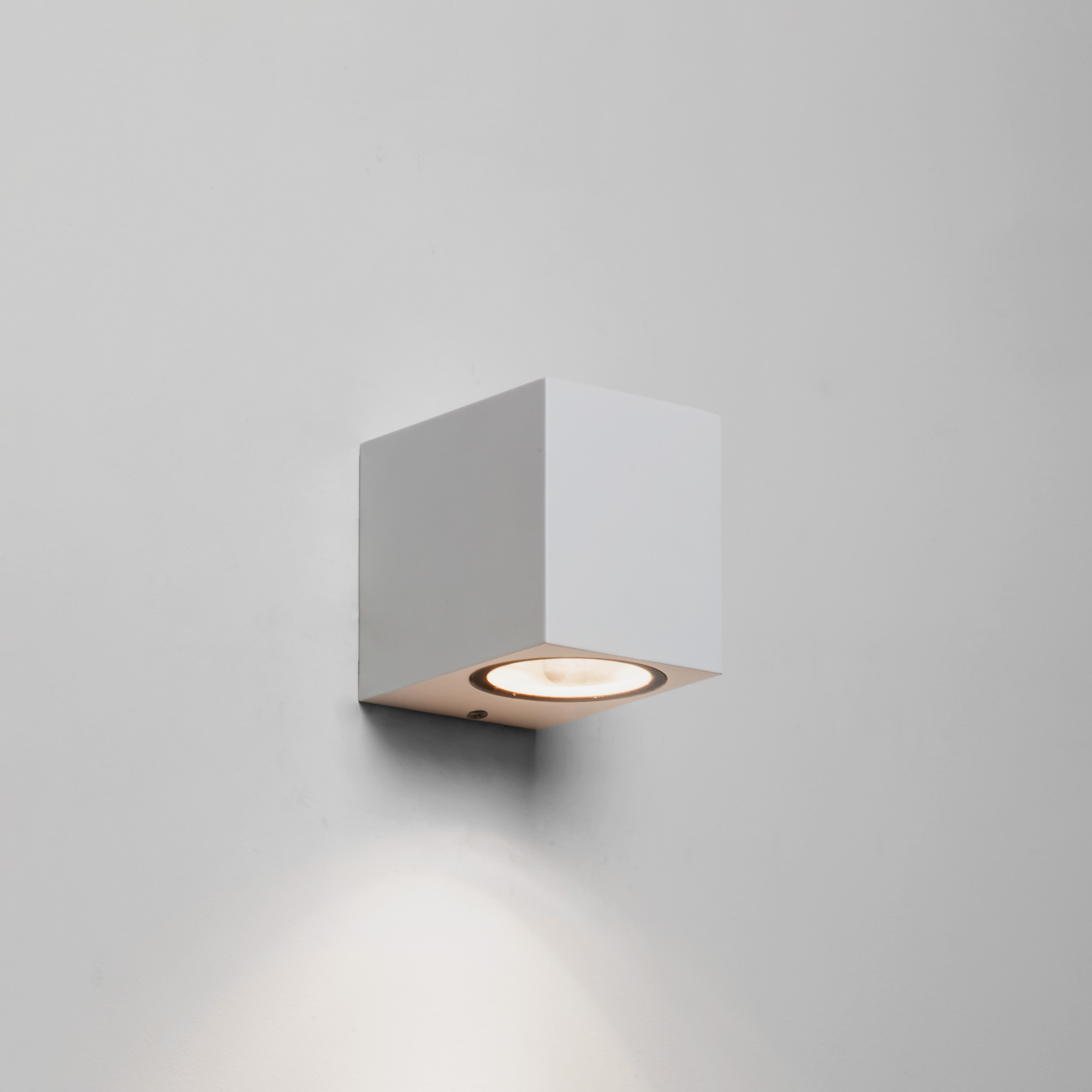 Chios 80 buiten wandlamp excl. GU10 structuur wit
