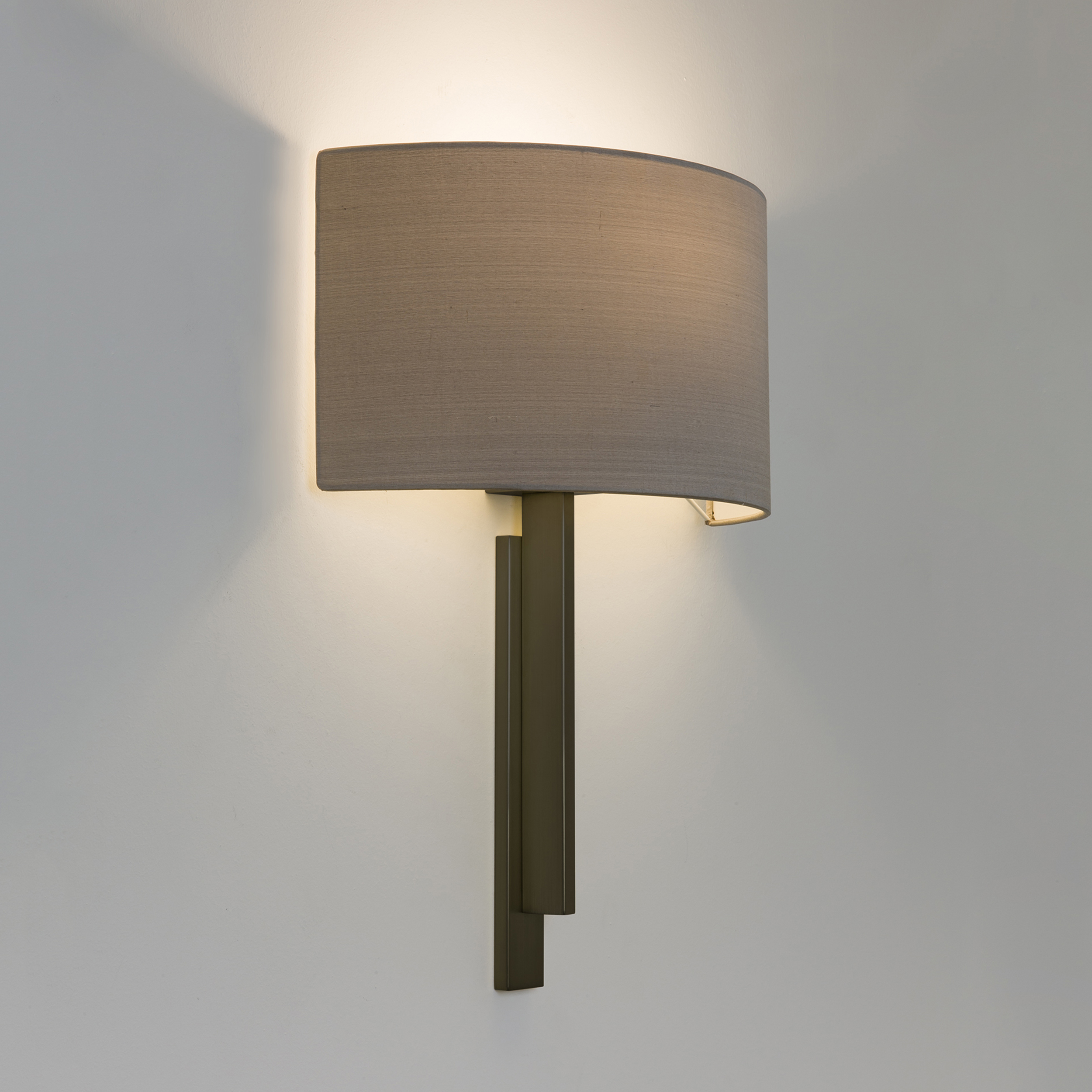 Astro Tate wandlamp brons
